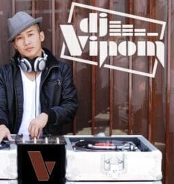 dj vinom headshot dj vinom head shot